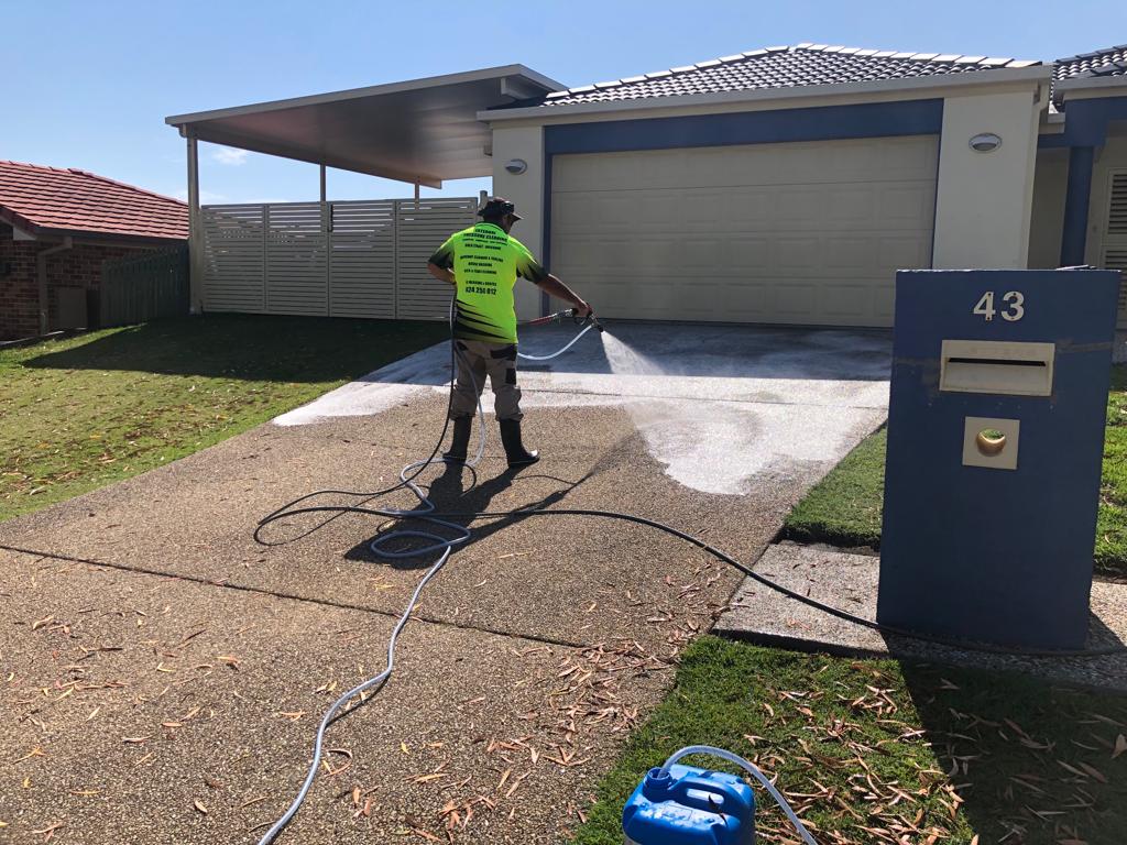 pressure cleaning gold coast services